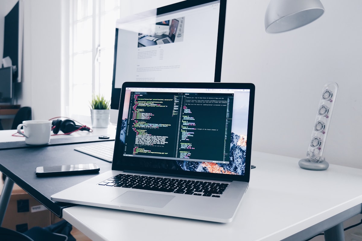 How to Build a Freelance Portfolio That Gets You Hired [2026]