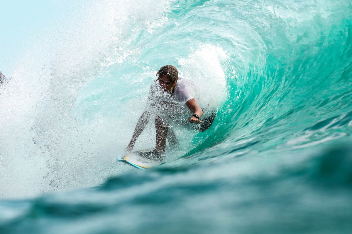 Learn to Surf in [2026]: The Complete Beginner's Guide (Start Here)