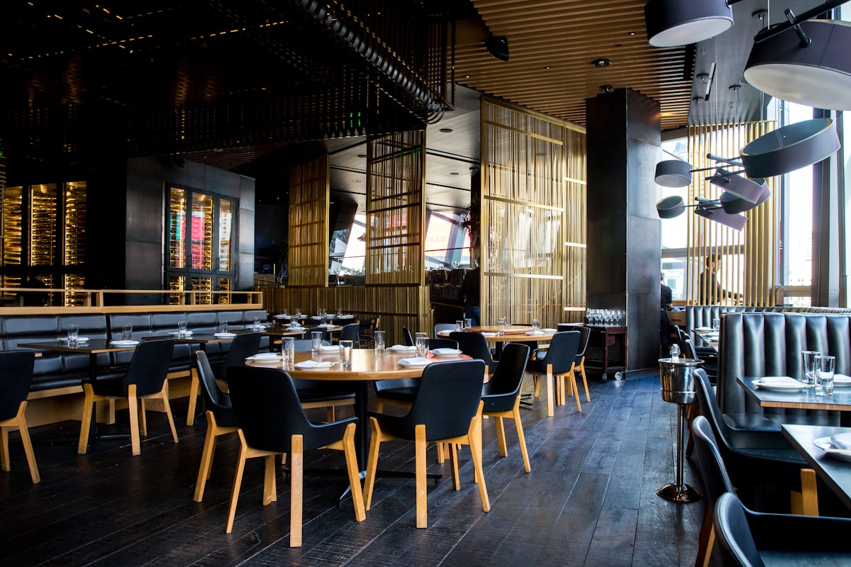 How to Choose a Great Restaurant: 7 Secrets Locals Know [2026]