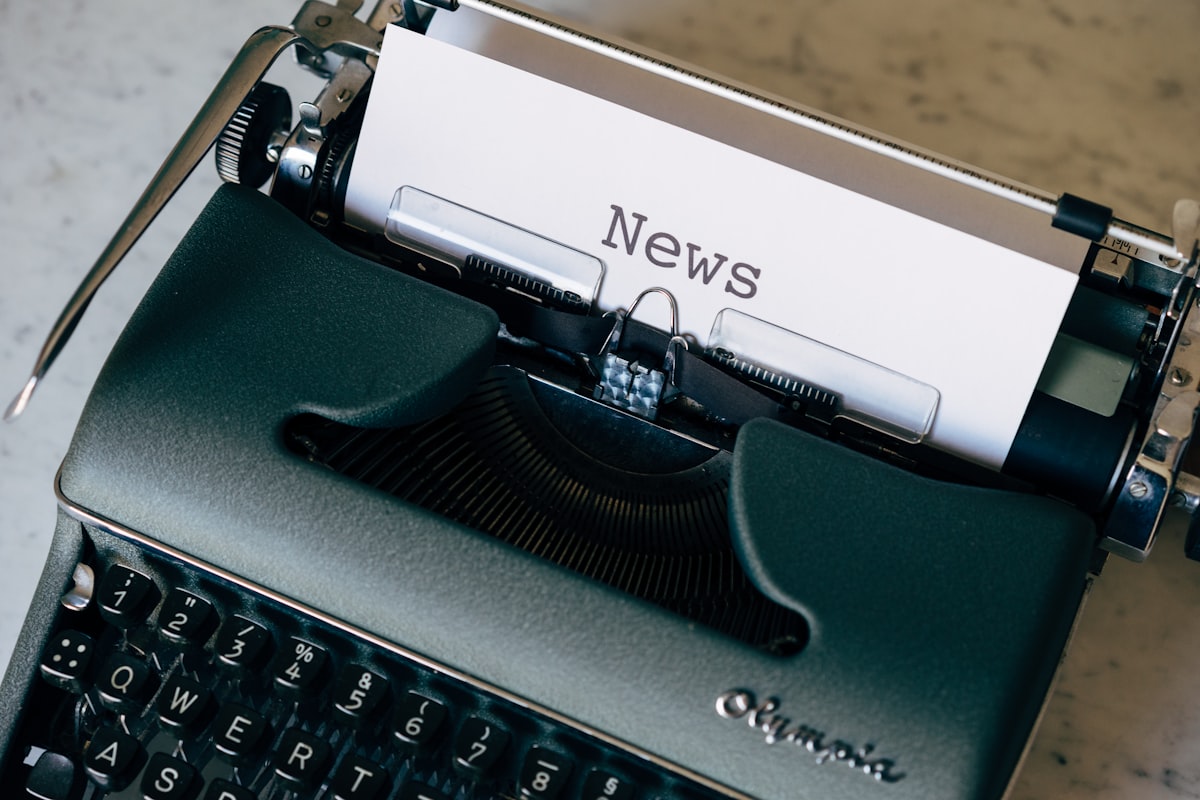 Newsletter vs. Blog in [2026]: Which One Actually Makes Sense to Start
