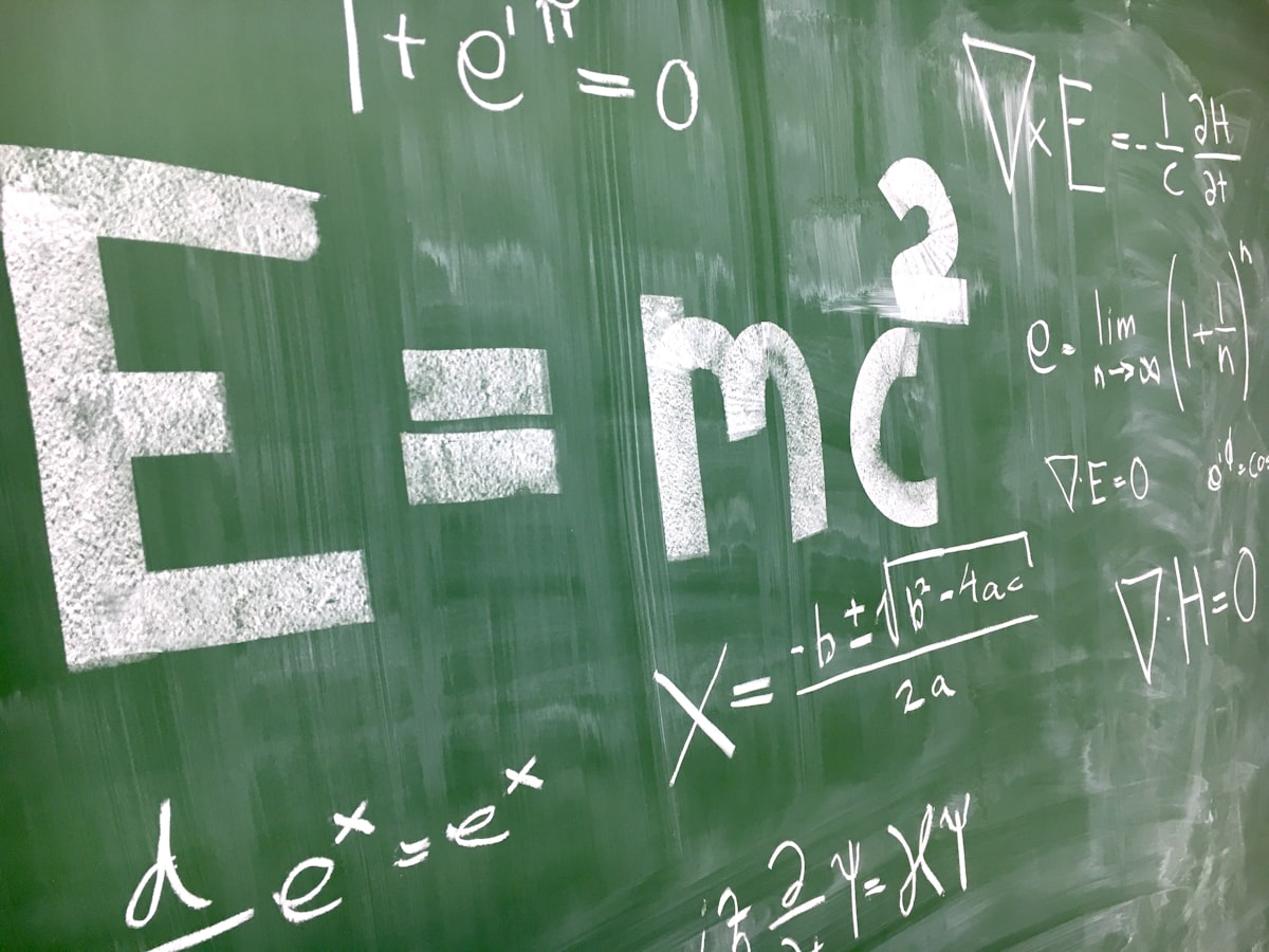 Physics Explained: From Newton to Quantum Mechanics [2026]