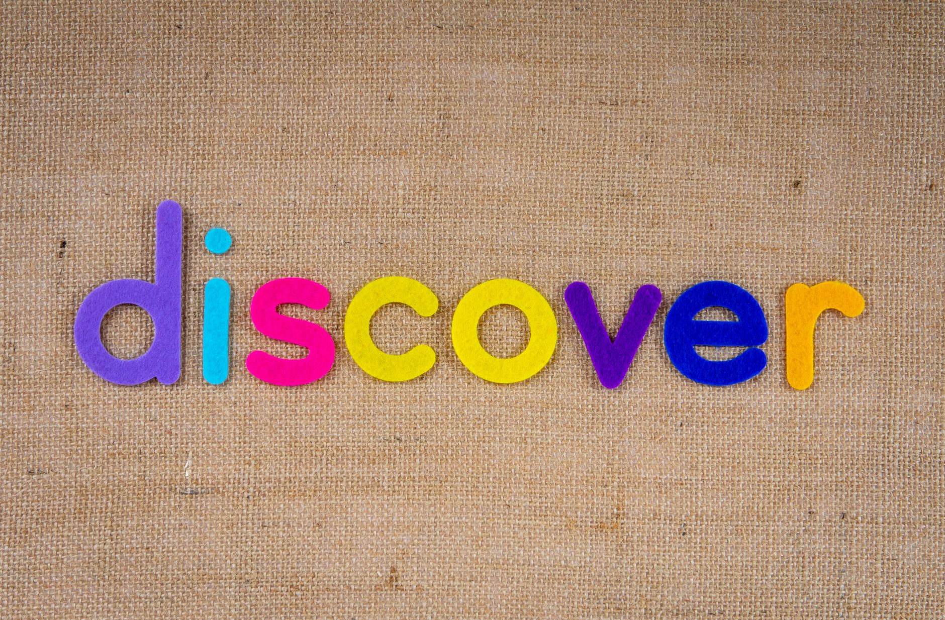 How to Actually Discover Good New Music in 2026 Without Algorithmic Filter Bubbles