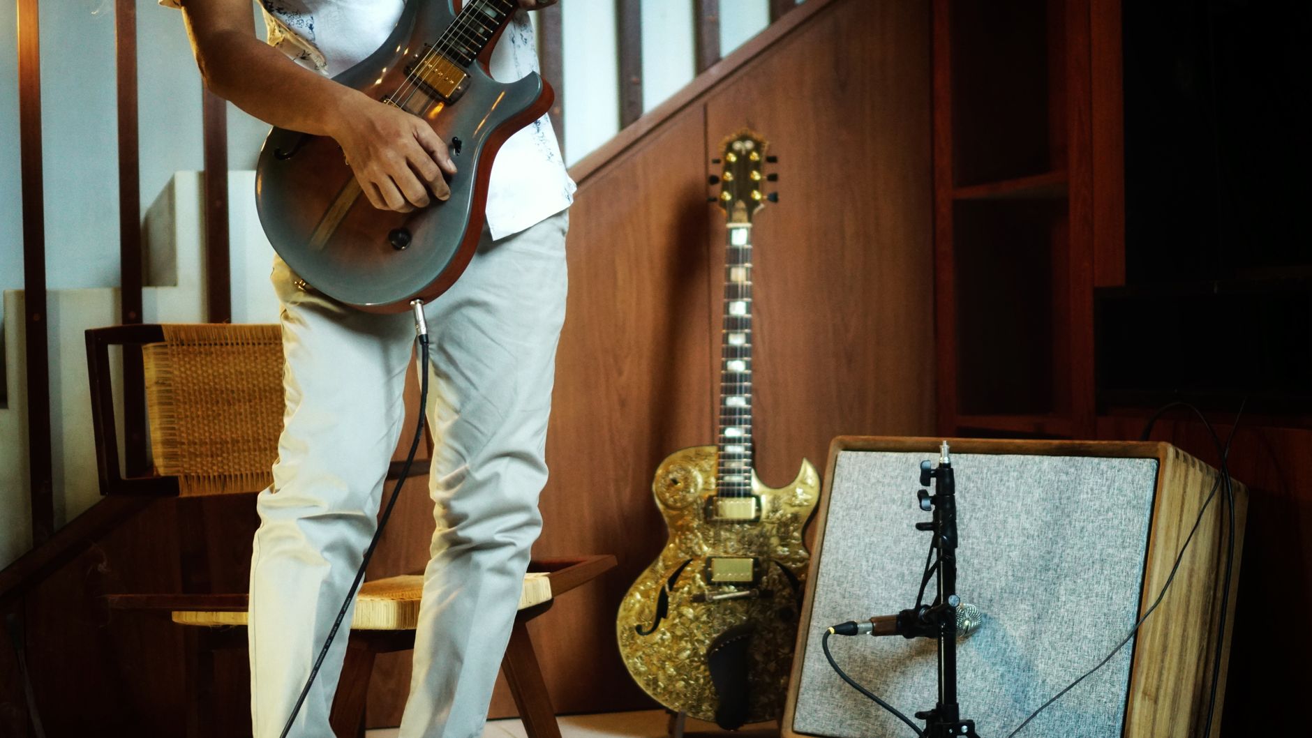Getting Good Electric Guitar Tone in 2026: What Gear Actually Matters and What Doesn't