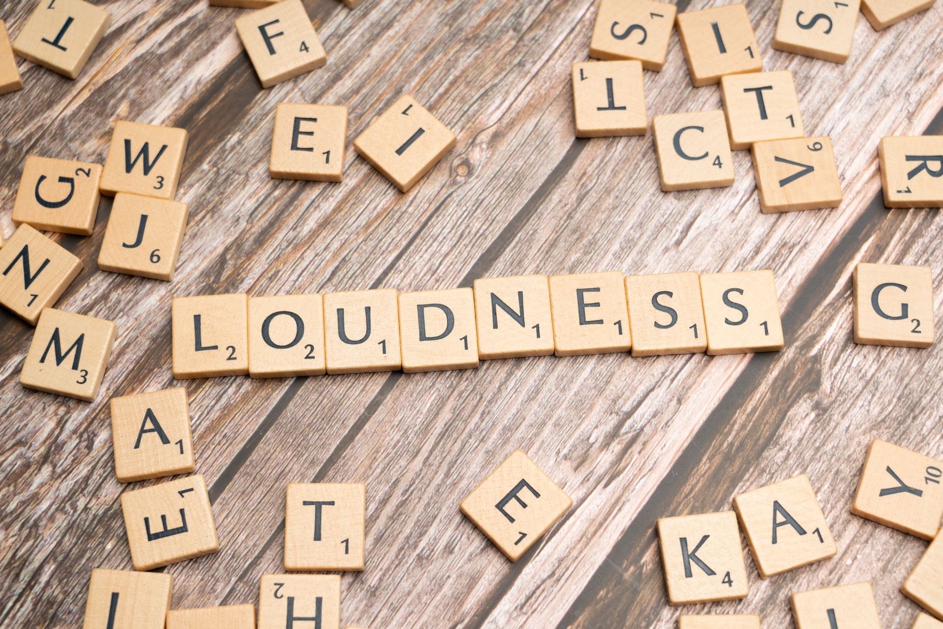 5 English Sounds That Non-Native Speakers Get Wrong Most Often (And How to Fix Them)