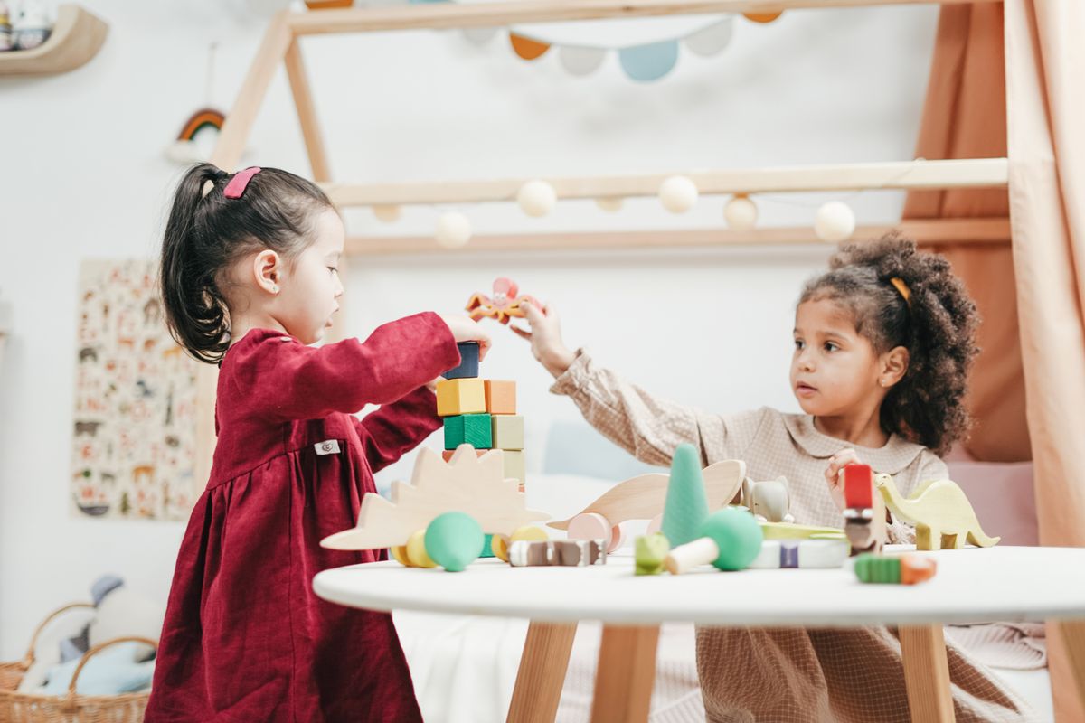 Photographing Children: The Techniques That Capture Genuine Moments (Without Forced Poses)