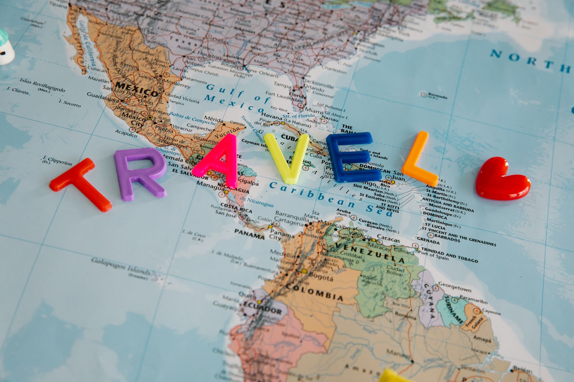 Colombia Travel [2026]: The Honest Guide Beyond the Safety Clichés