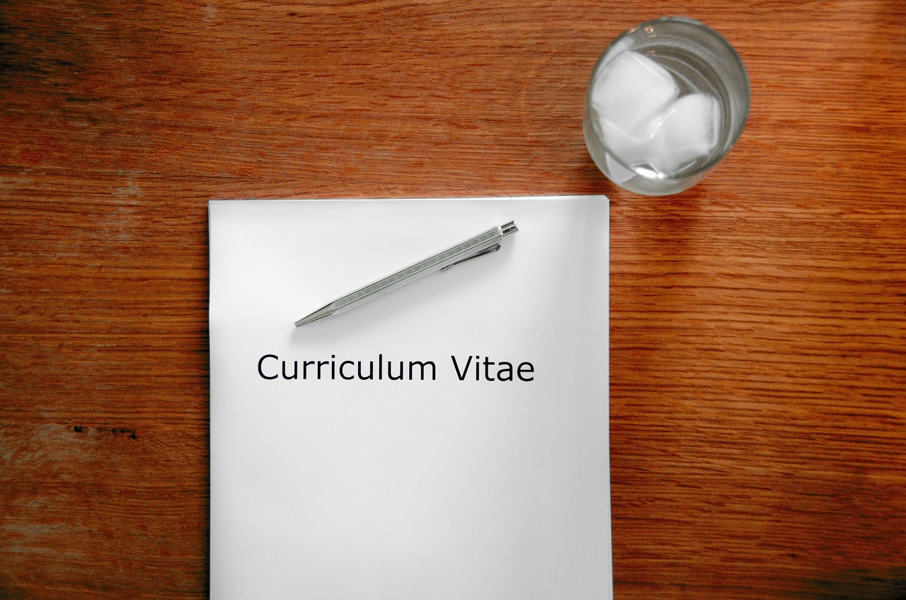 English for Job Interviews: The Phrases That Impress and the Mistakes That Eliminate You