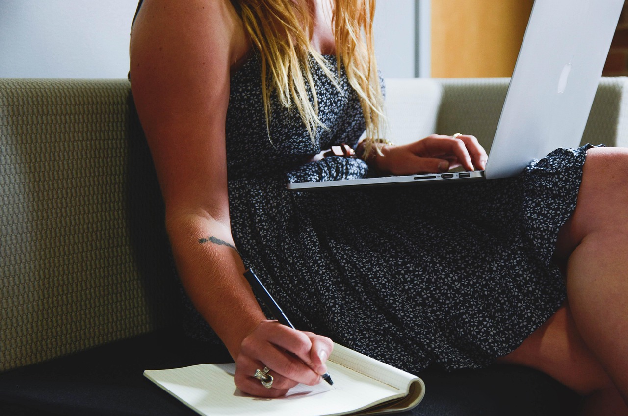 How to Start Freelance Consulting Without Quitting Your Job [2026]