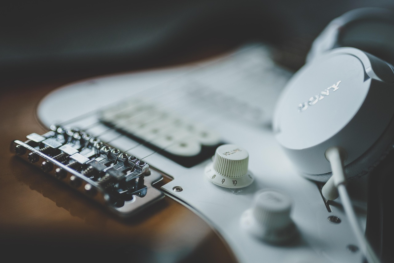 Starting Guitar in 2026: The Honest 90-Day Plan That Builds Real Skills