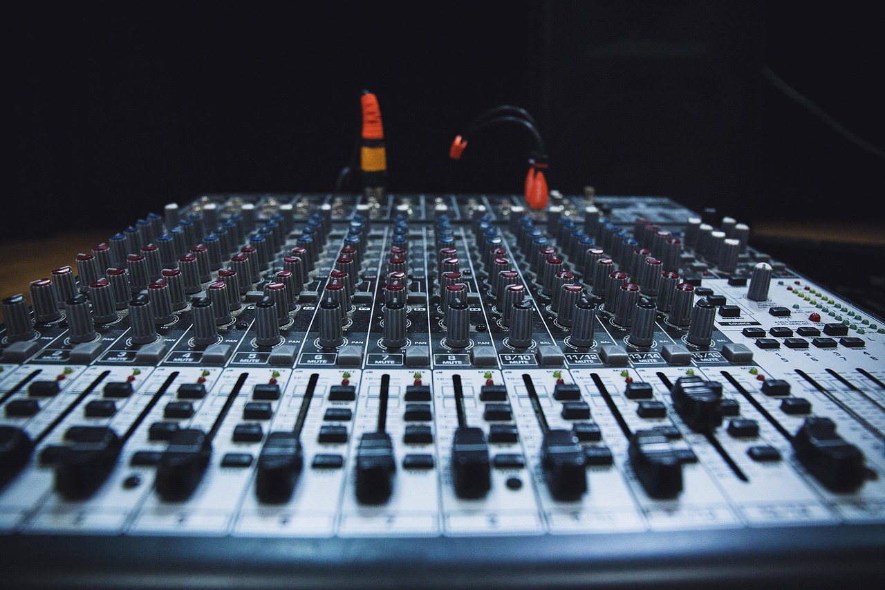Learning Music Production in: Complete Beginner Guide [2026]