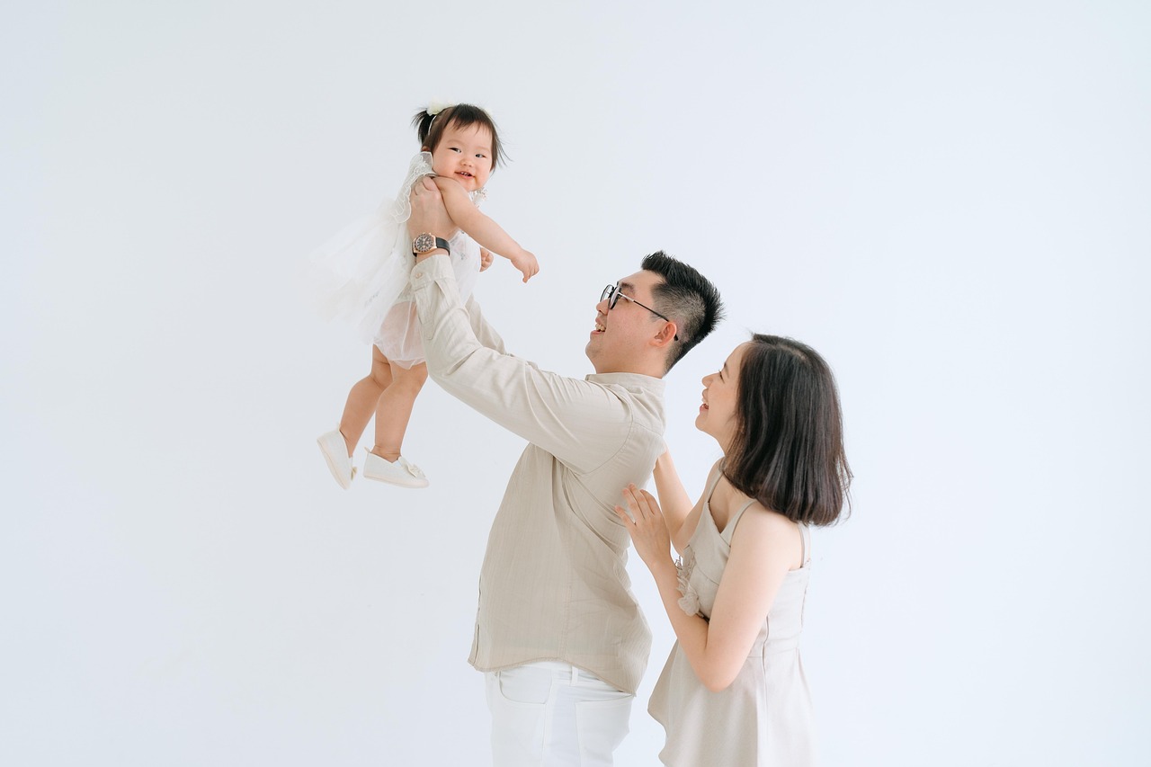 Parasocial Relationships in 2026: Why We Feel So Close to People We Have Never Met