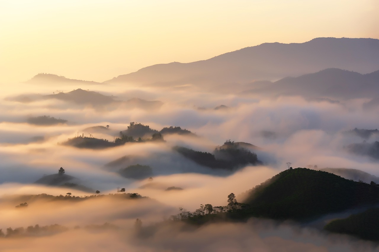 Vietnam Travel Guide — 9 Things to Know First [2026]