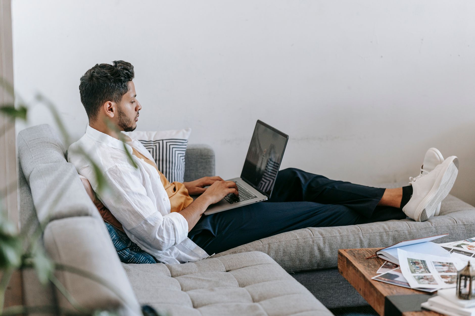 Freelance vs Full-Time in 2026: The Honest Financial and Lifestyle Comparison