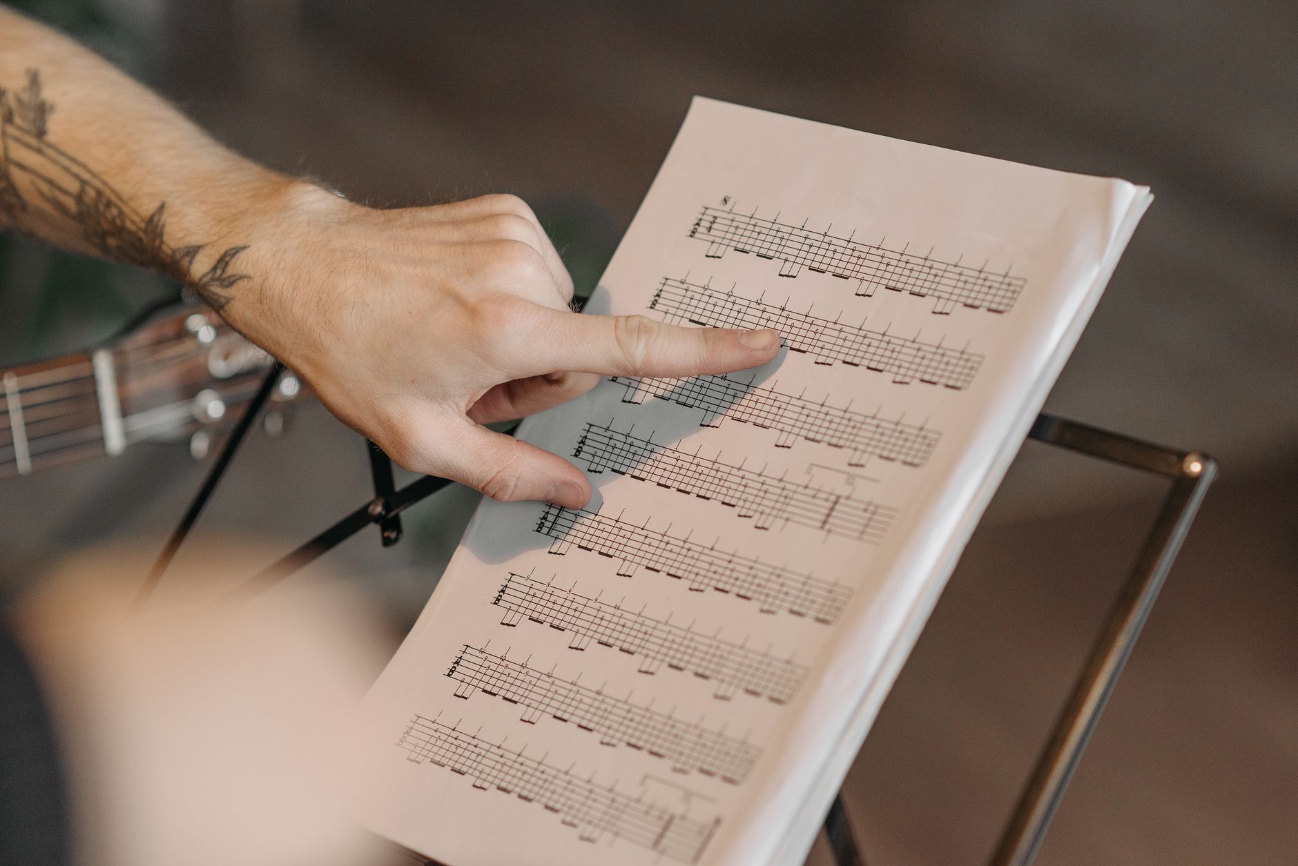 Guitar Chord Theory Explained Simply: Why You Play What You Play (And How to Use This Knowledge)