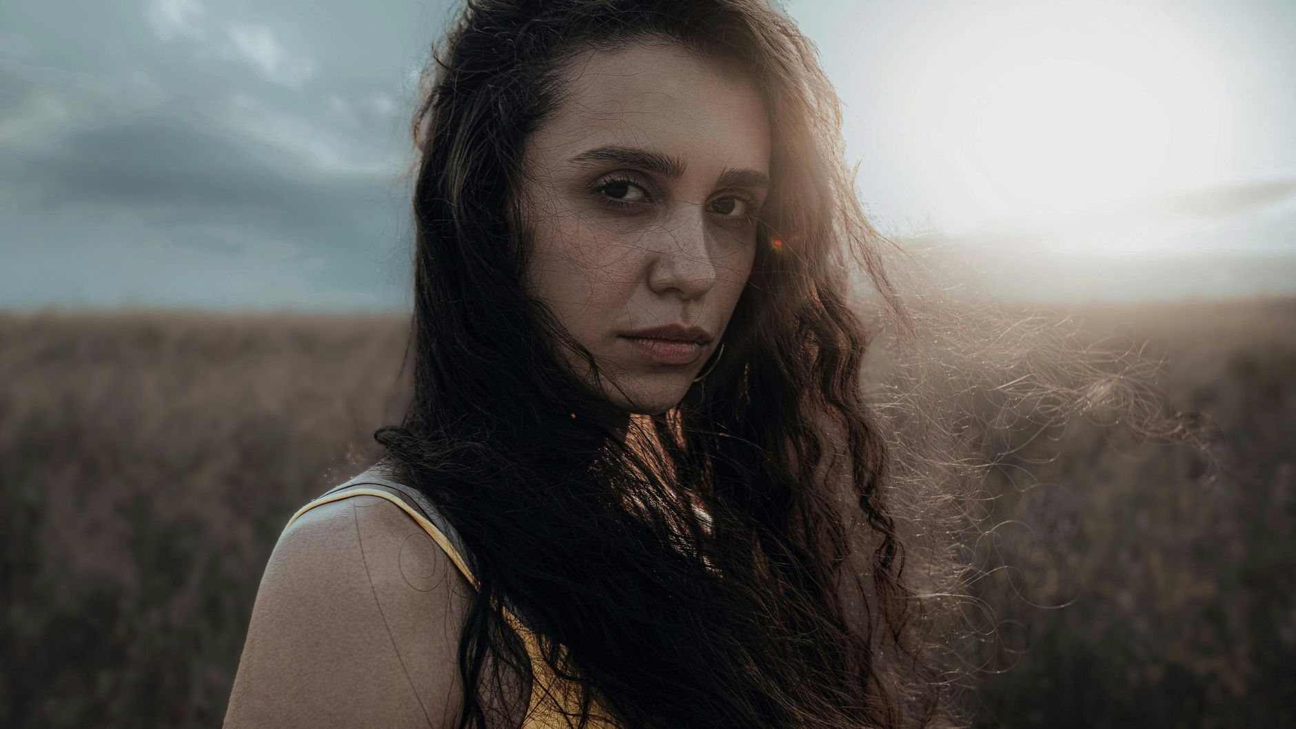 Natural Light Portrait Photography: 5 Times of Day That Produce Beautiful Results