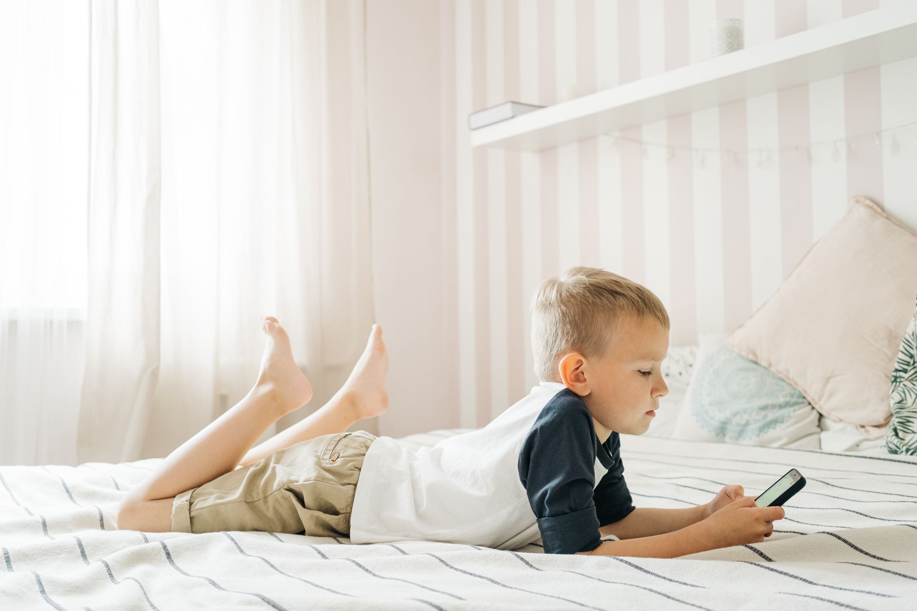 Screen Time for Kids [2026]: What the Research Shows Beyond the Moral Panic